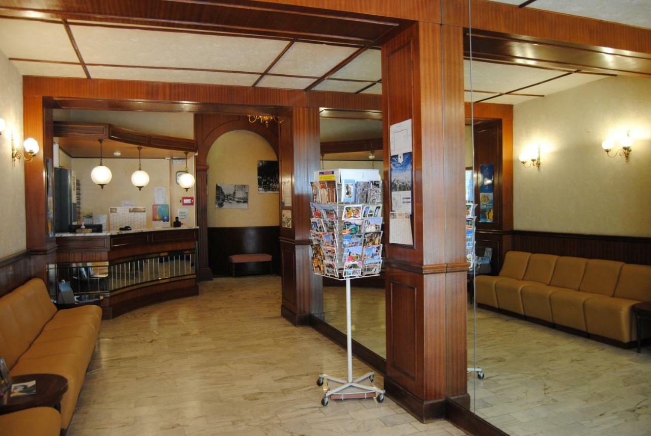 Royal Hotel